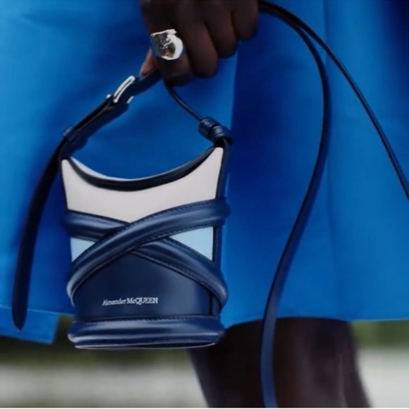 Alexander McQueen Handbags - Alexander McQueen Micro Curve Leather
Bucket Bag